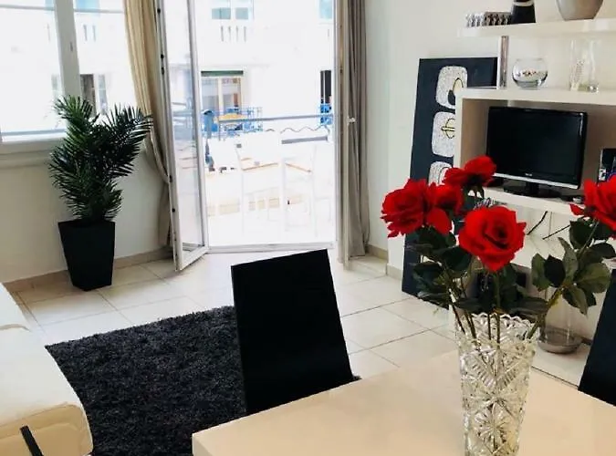 O Palais Des Iles Two Bedroom * Канны